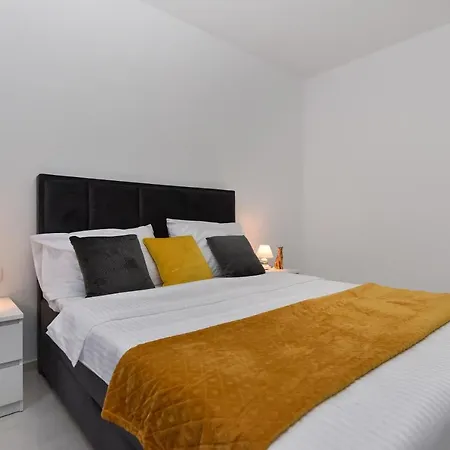 Apartman *