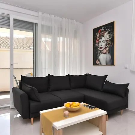 شقة Apartman زادار