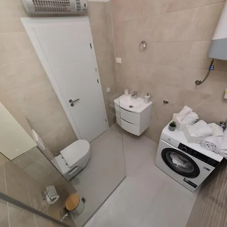 Apartman شقة